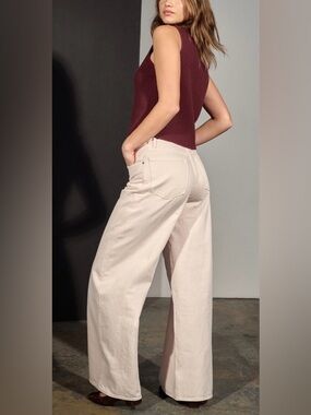 New w/Tags Abercrombie & Fitch Wide-Leg High-Rise Jeans in Light Pink Size 12